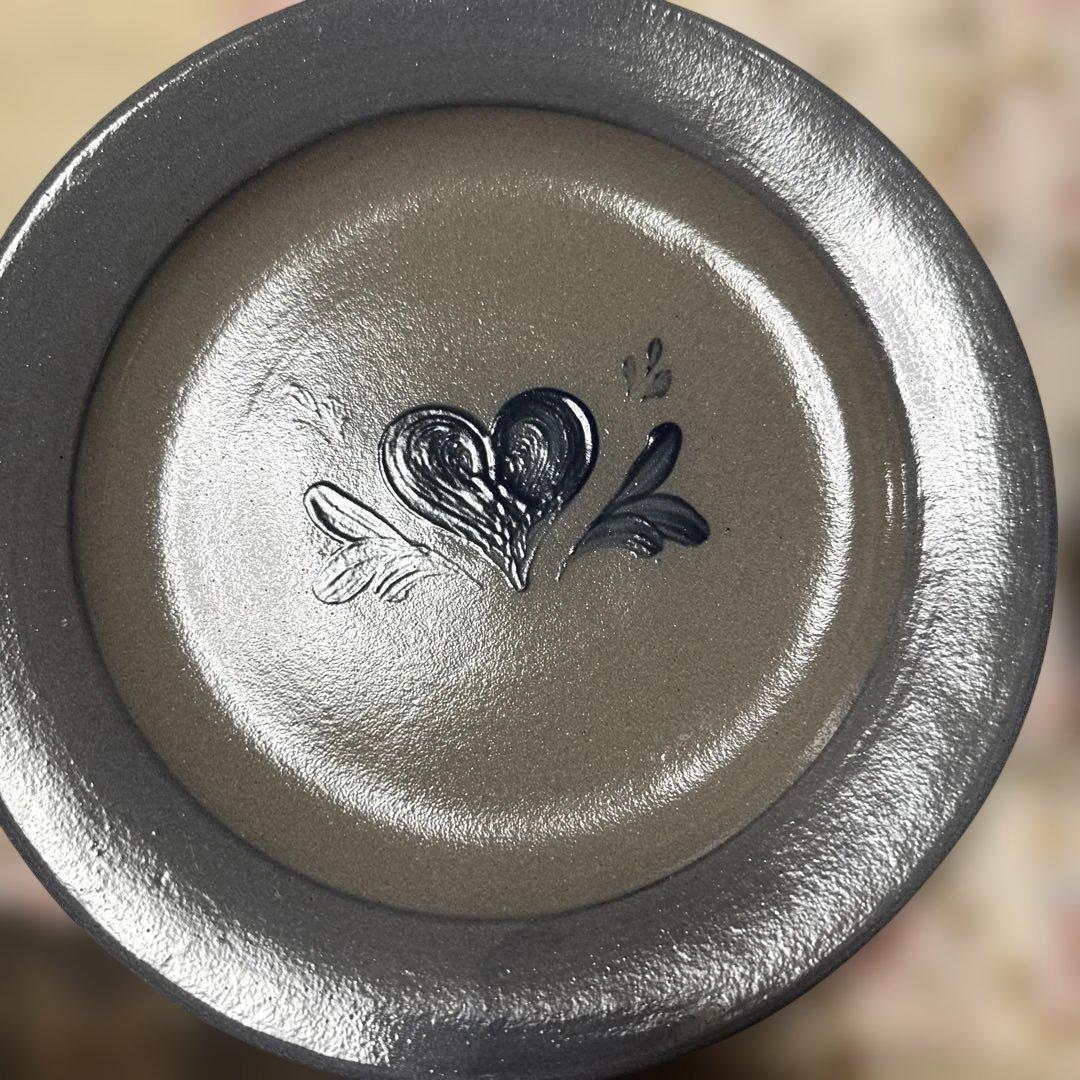 アントステラ　ローポタリーハートデザインの陶器皿セット