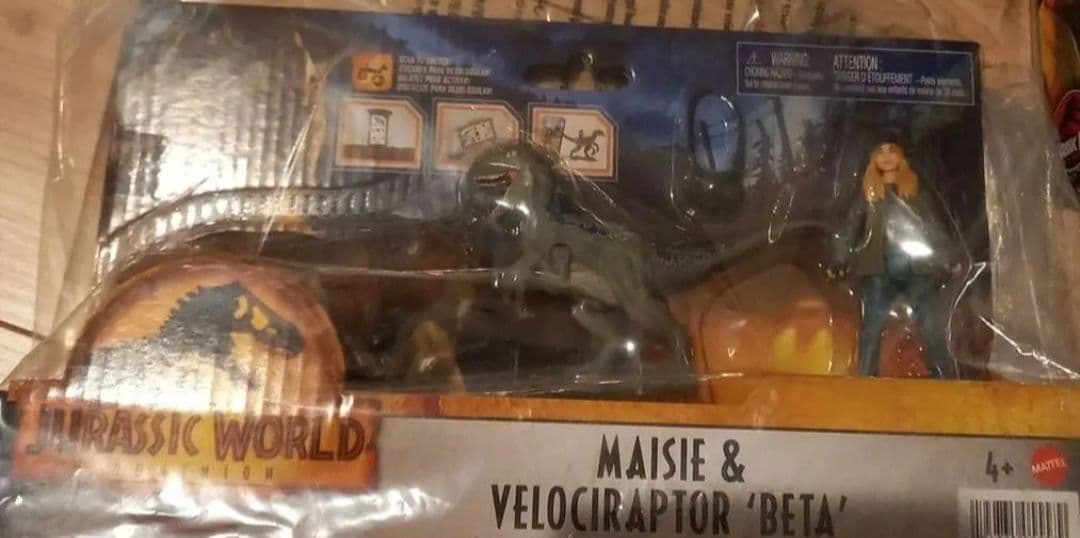 ジュラシック・ワールド Maisie & Velociraptor 'Beta'