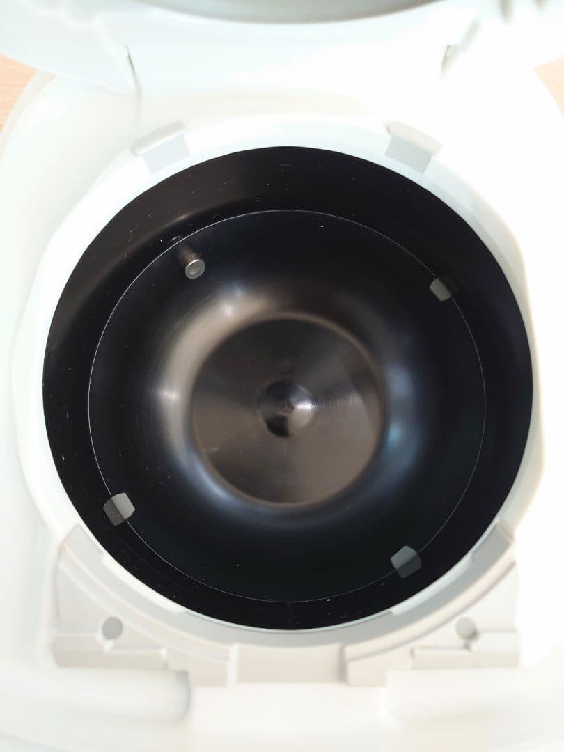 ZOJIRUSHI　圧力IH炊飯ジャー　3号炊き　NP-RW05