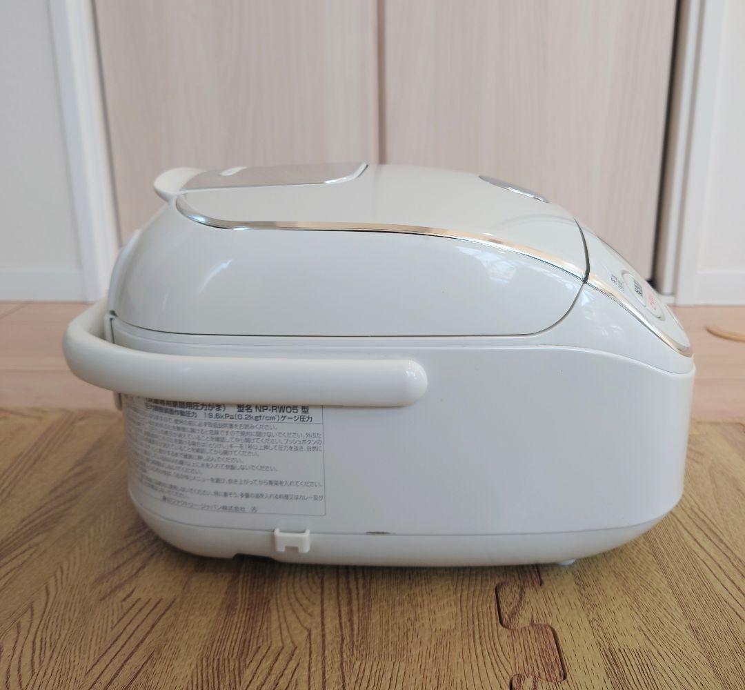 ZOJIRUSHI　圧力IH炊飯ジャー　3号炊き　NP-RW05