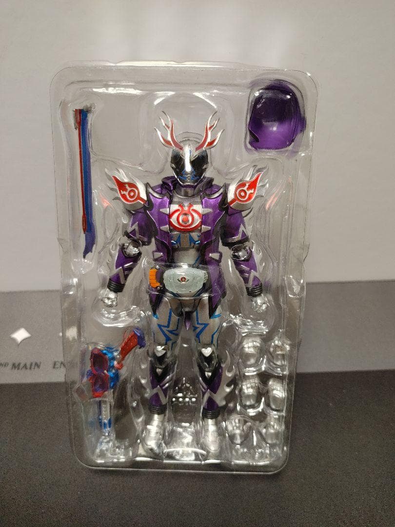 ＳＨフィギュアーツ　仮面ライダーディープスペクター