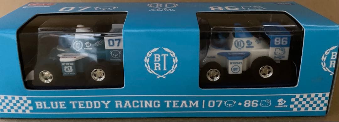 トミカ BTRT 07 & 86 ミニカーセット、ブルーテディ、ハローキティ