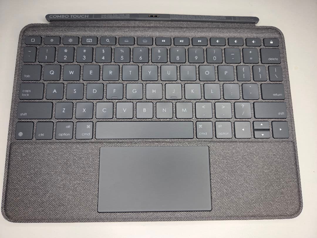 iPad 第9世代 64GB シルバー ＋ Logicoolキーボード