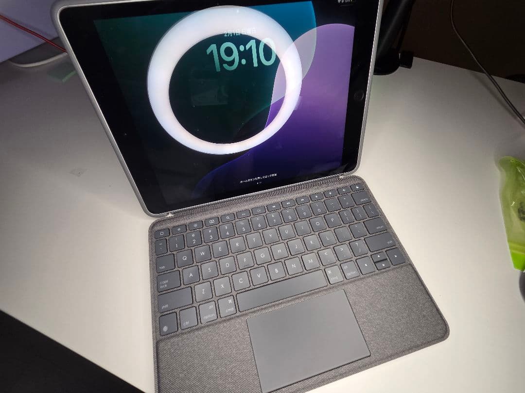 iPad 第9世代 64GB シルバー ＋ Logicoolキーボード