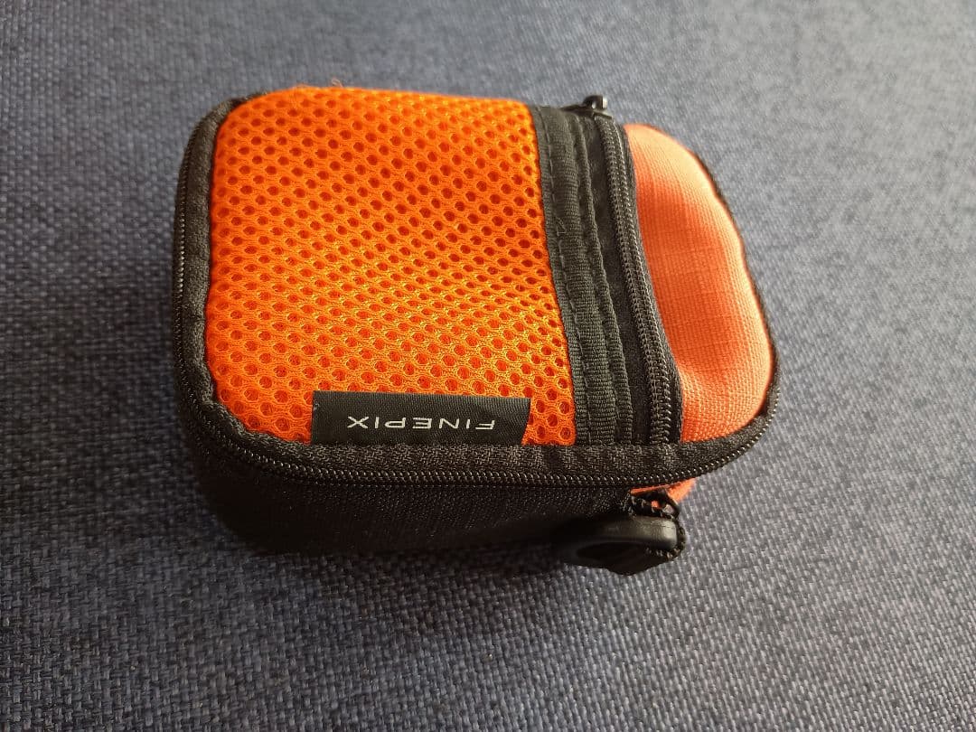 FIJIFILM FINEPIX XP70 水深10m防水