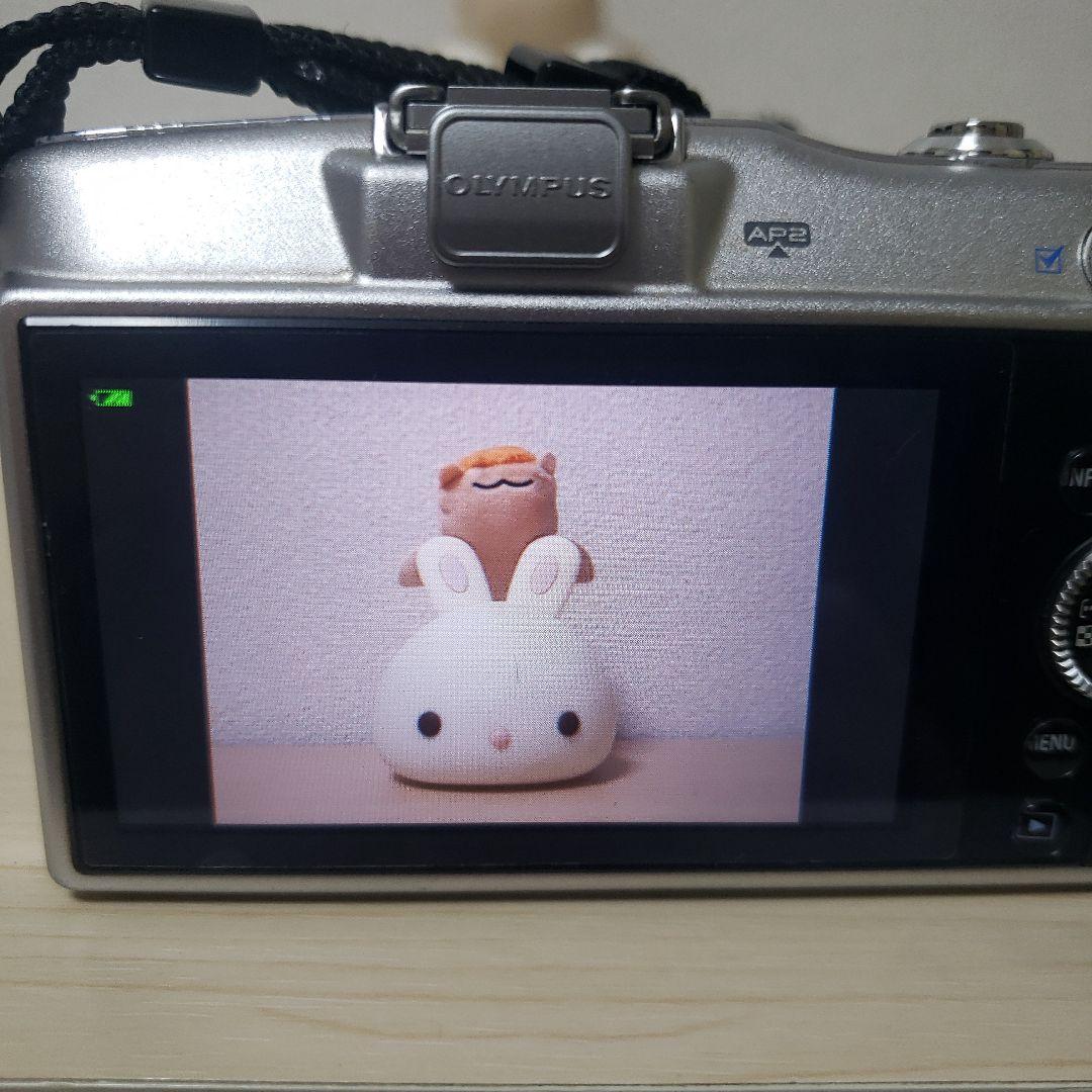 OLYMPUS E-PM1 シルバーミラーレス一眼