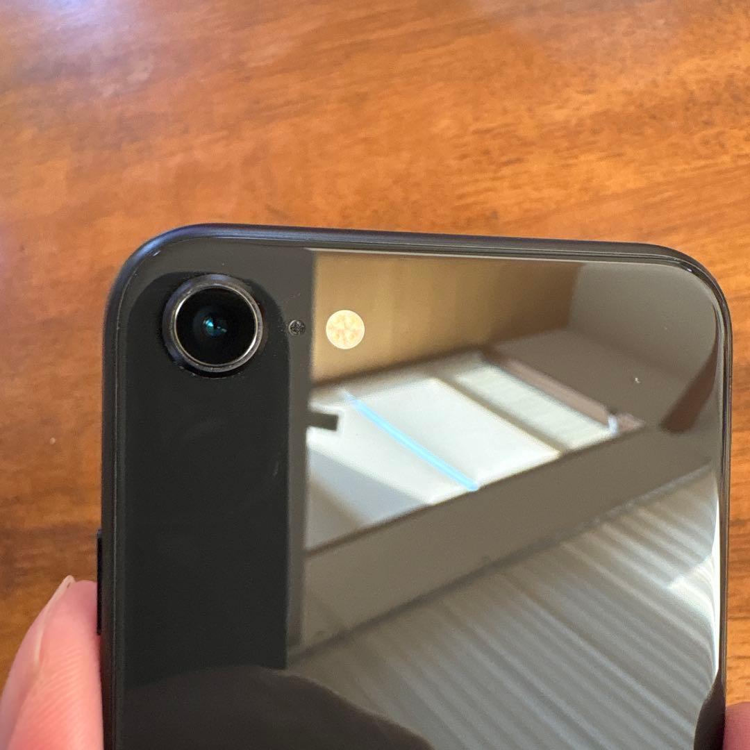 Apple iPhone SE (第2世代) ブラック本体