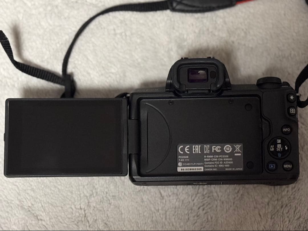 専門店メンテナンス済　CANON EOS KissM ダブルズームキットブラック