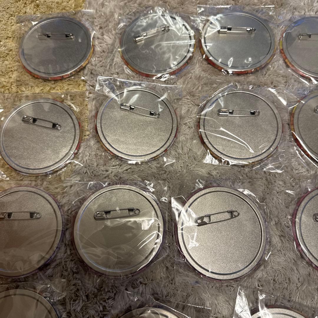 仮面ライダーヴラム　缶バッジ、ガヴ　缶バッジ、ヴァレン　缶バッジ　他【5823