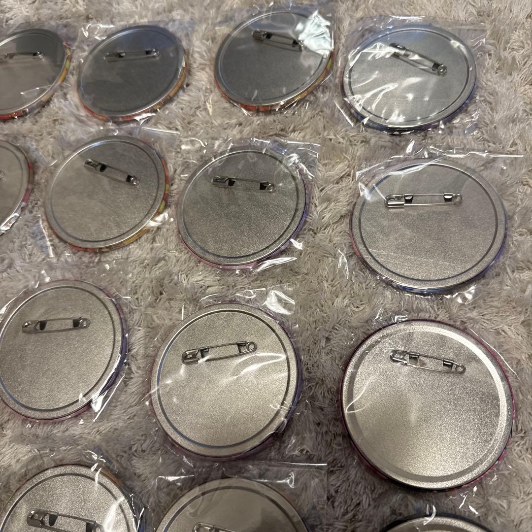 仮面ライダーヴラム　缶バッジ、ガヴ　缶バッジ、ヴァレン　缶バッジ　他【5823