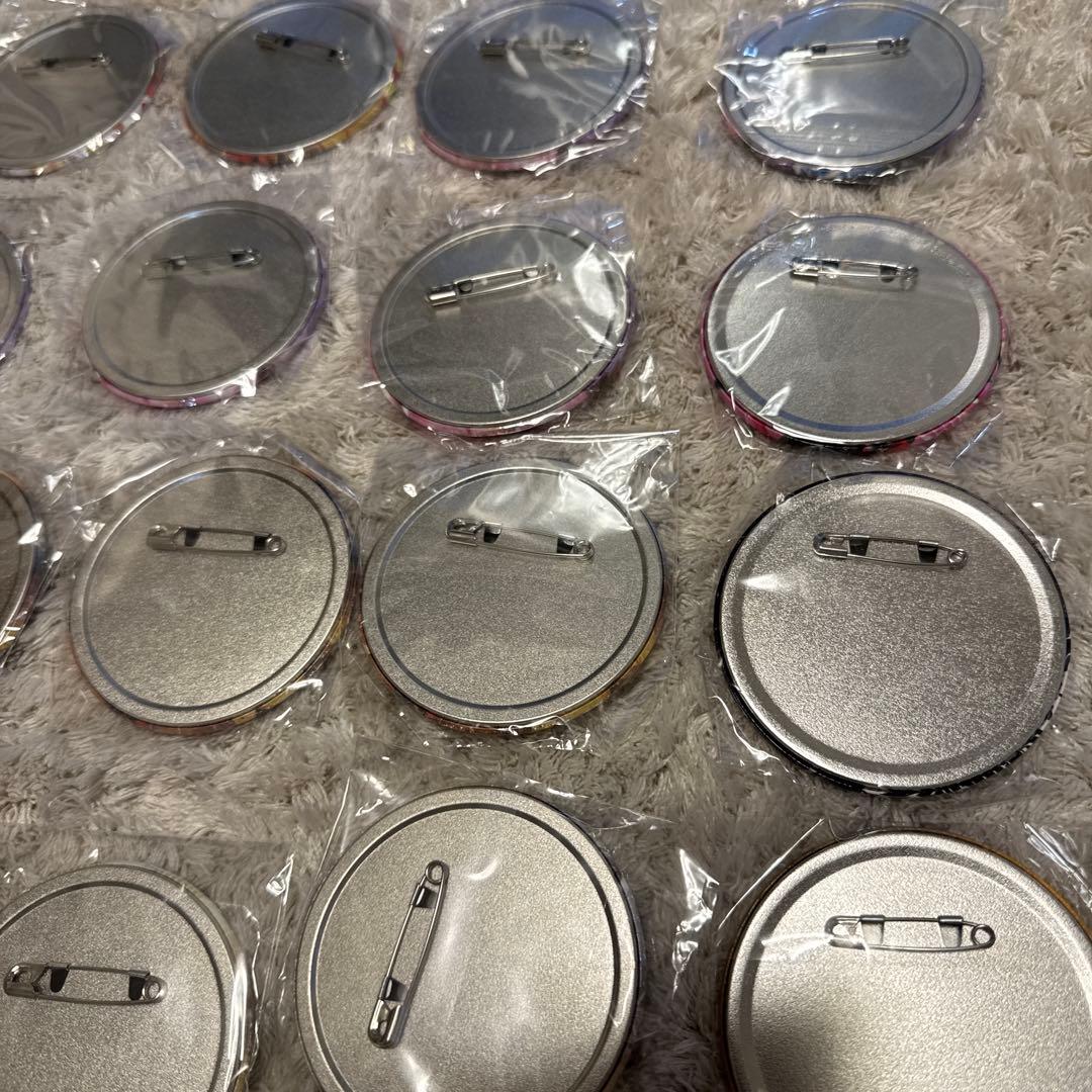 仮面ライダーヴラム　缶バッジ、ガヴ　缶バッジ、ヴァレン　缶バッジ　他【5823