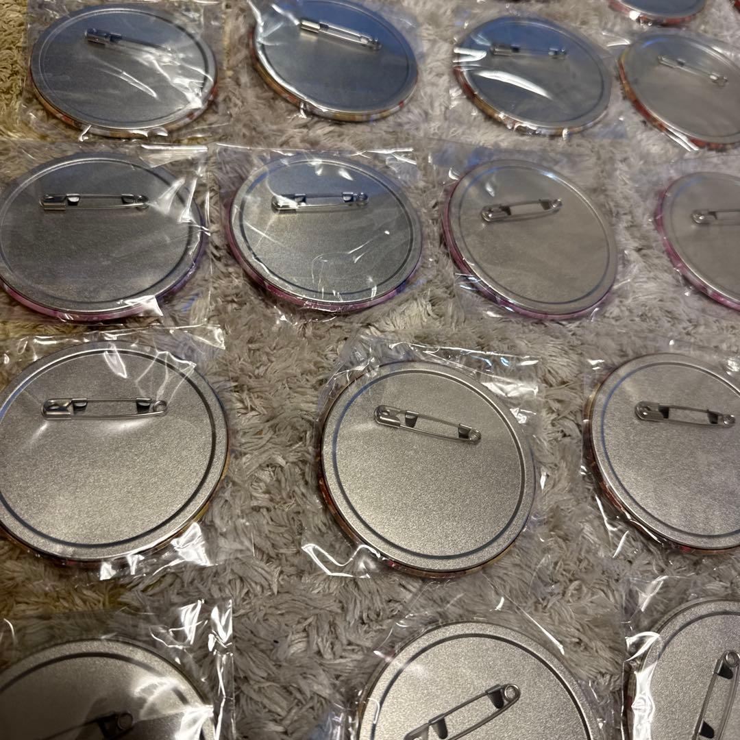 仮面ライダーヴラム　缶バッジ、ガヴ　缶バッジ、ヴァレン　缶バッジ　他【5823