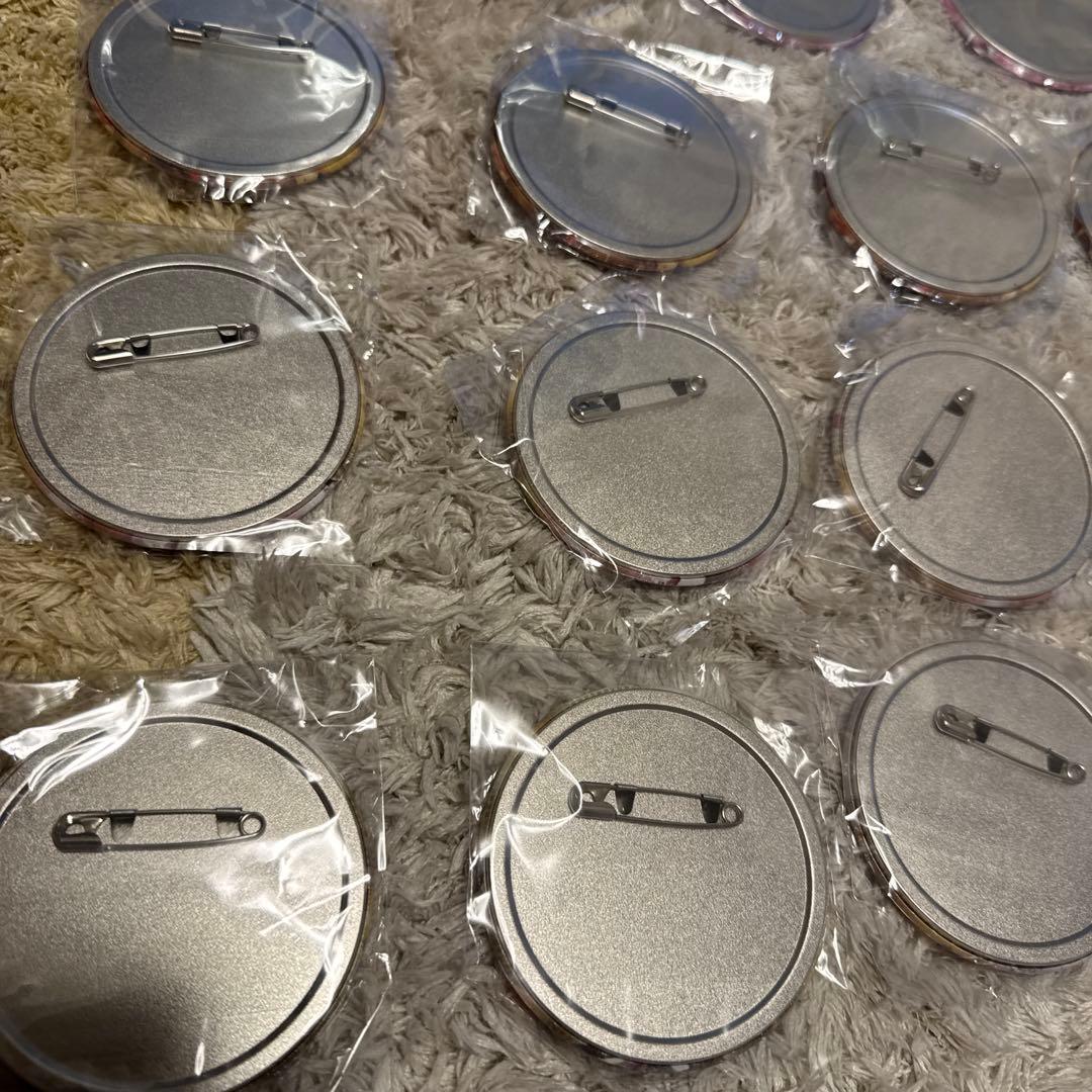 仮面ライダーヴラム　缶バッジ、ガヴ　缶バッジ、ヴァレン　缶バッジ　他【5823