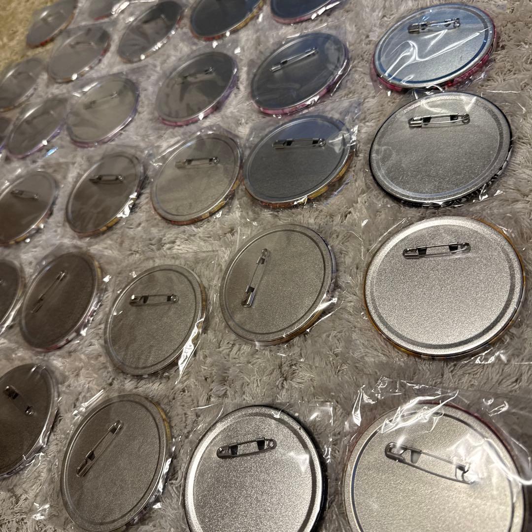 仮面ライダーヴラム　缶バッジ、ガヴ　缶バッジ、ヴァレン　缶バッジ　他【5823