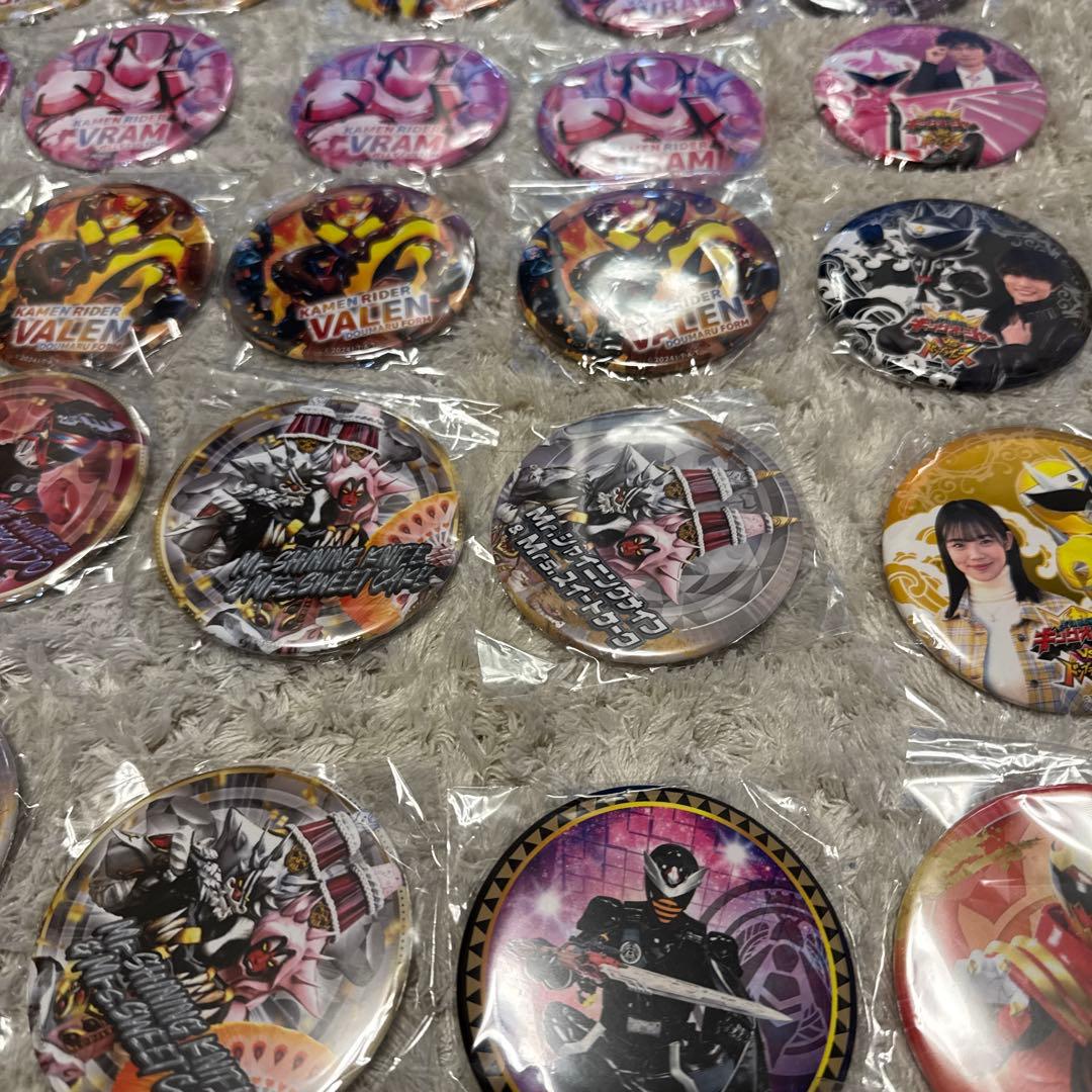 仮面ライダーヴラム　缶バッジ、ガヴ　缶バッジ、ヴァレン　缶バッジ　他【5823