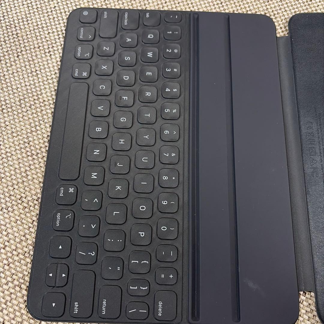 Apple純正　iPad Air用Smart Keyboard Folio