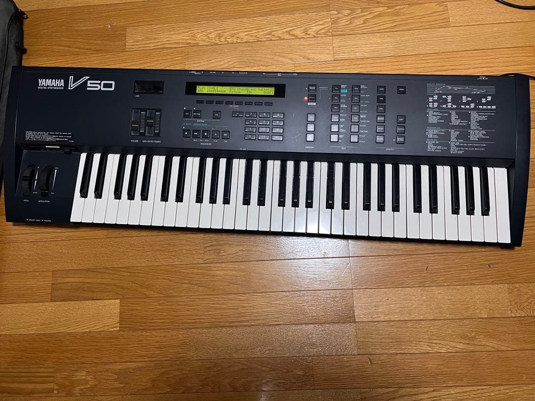 YAMAHA ヤマハ　 V50 シンセサイザー