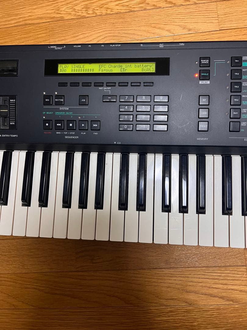 YAMAHA ヤマハ　 V50 シンセサイザー