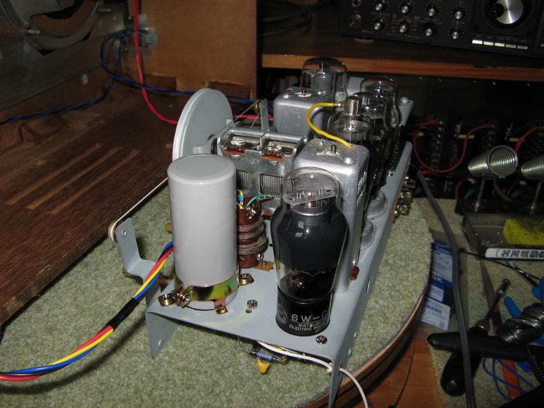 Victor AMラジオ　R-601C