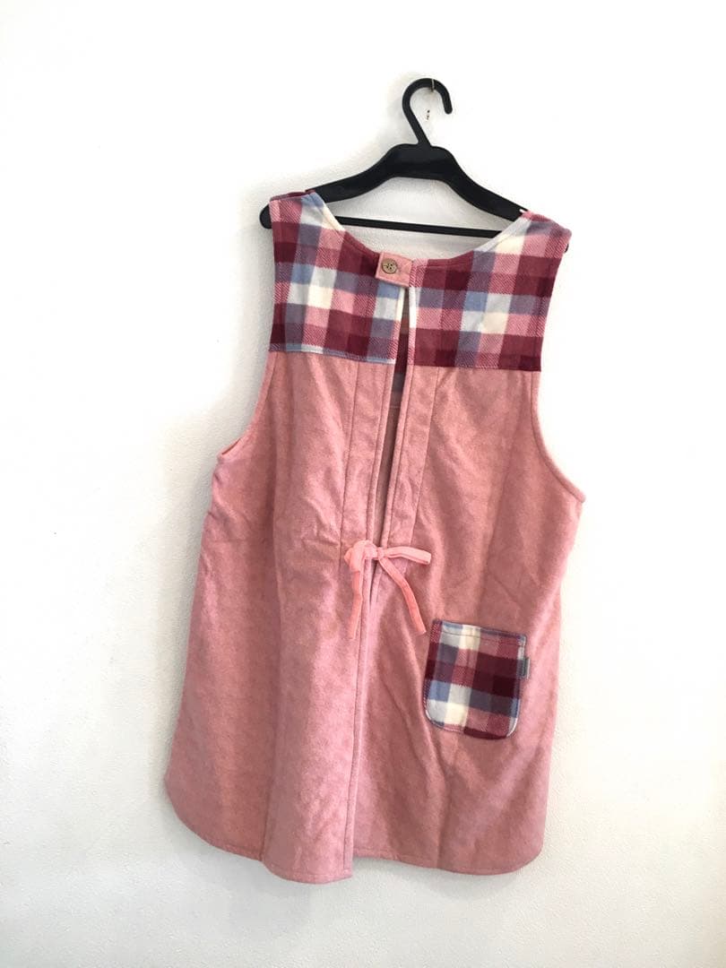 特価♥フリースエプロン　保育士　あったか　猫　ネコ　マチルダ　かわいい　クスグル