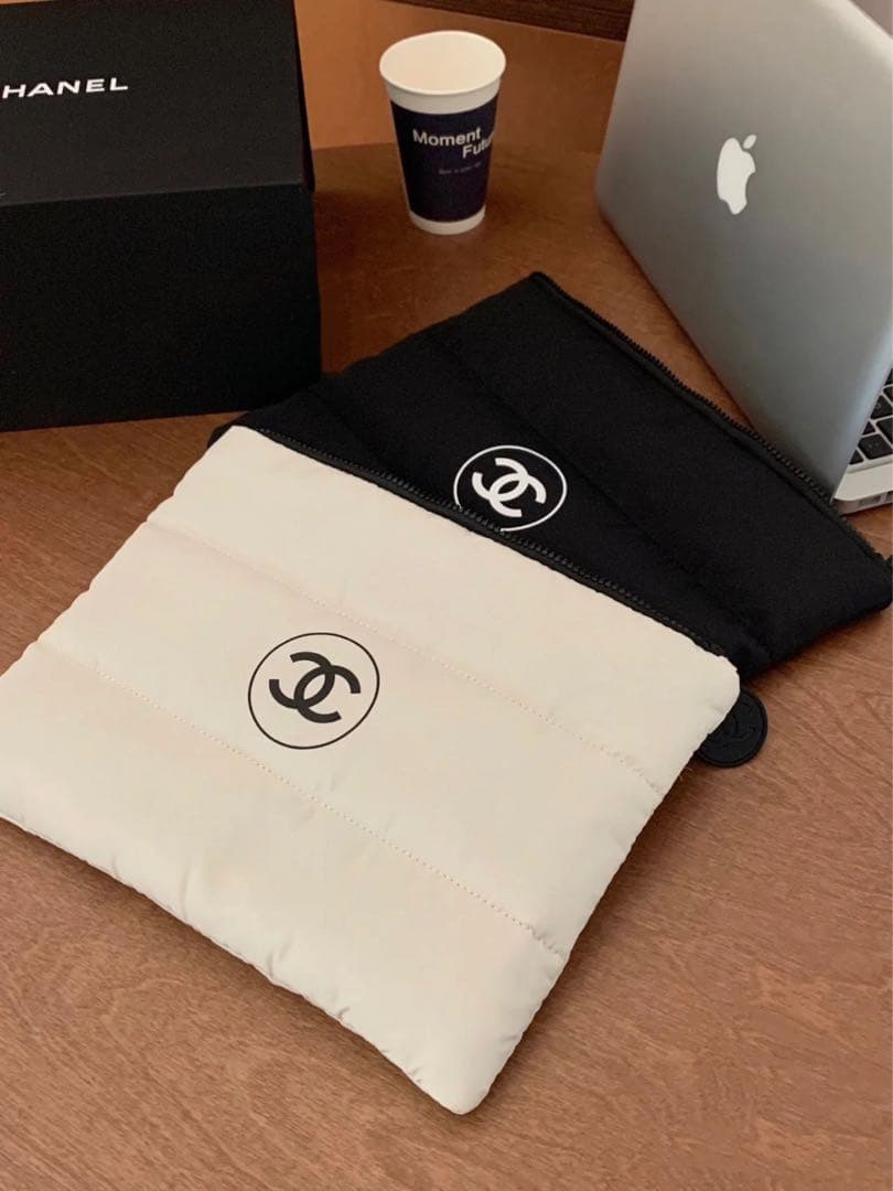 シャネル 化粧ポーチ ソフトクッションポーチ ノーベルティ 白黒セット