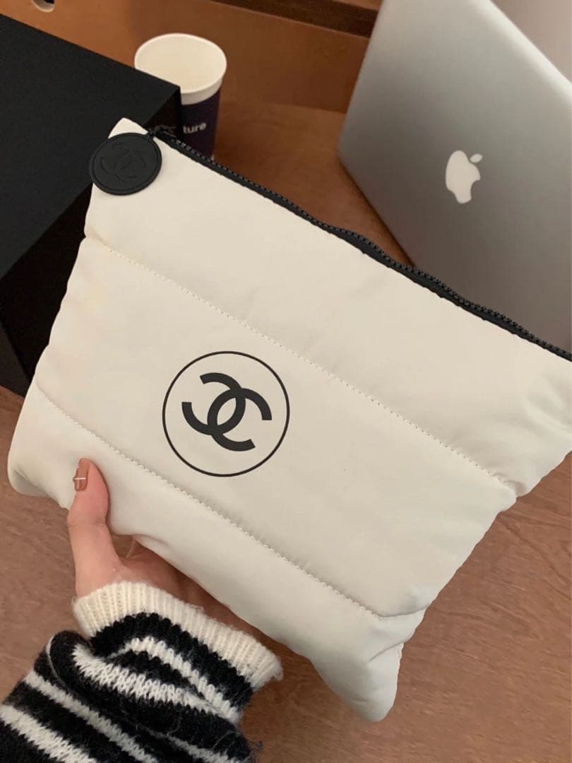 シャネル 化粧ポーチ ソフトクッションポーチ ノーベルティ 白黒セット