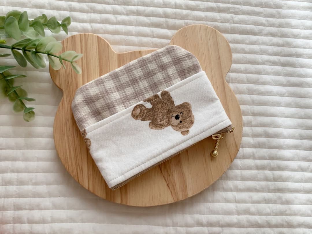 ✳︎ハンドメイド✳︎テディベア　ポーチ付きティッシュケース　ホワイト✖️チェック