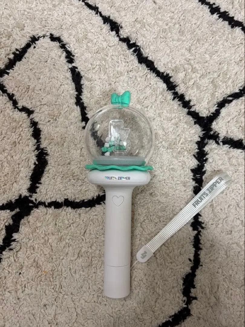 FRUITSZIPPER櫻井優衣ペンライト