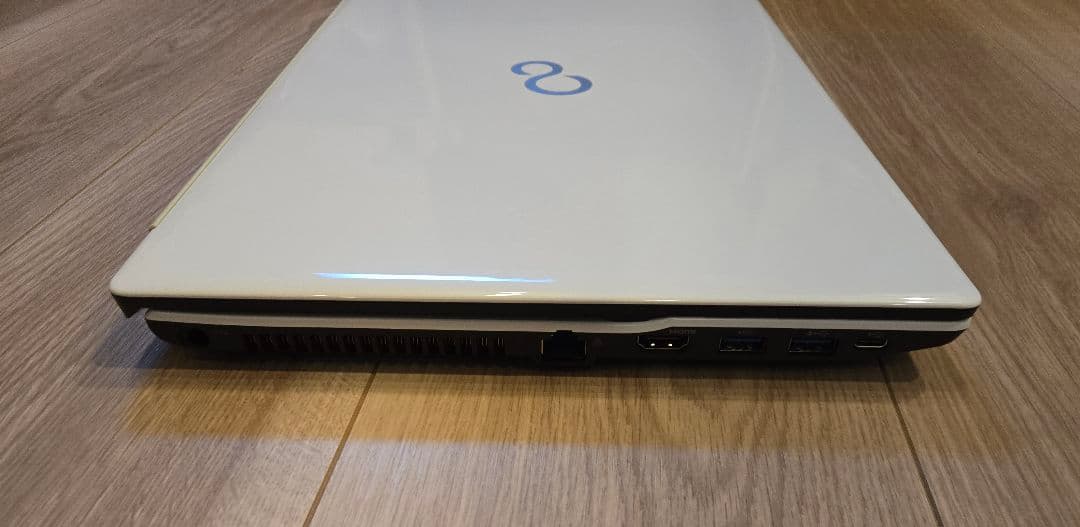 【ほぼ未使用品】富士通 LIFEBOOK AH480/H プレミアムホワイト