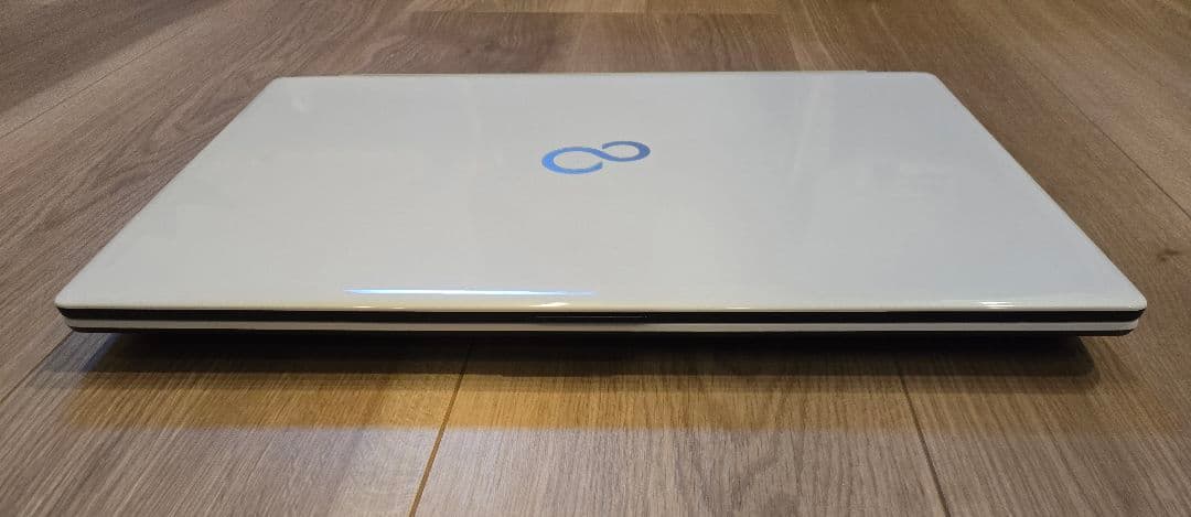 【ほぼ未使用品】富士通 LIFEBOOK AH480/H プレミアムホワイト