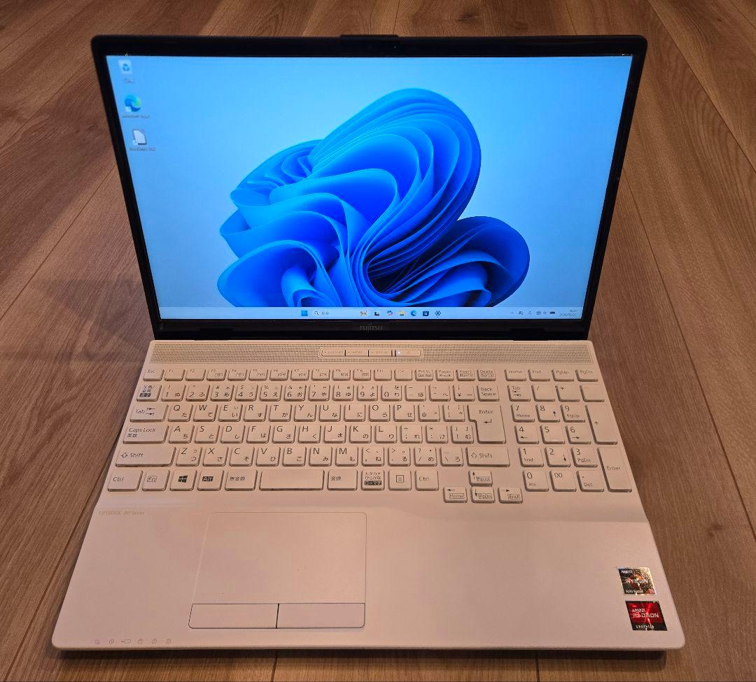 【ほぼ未使用品】富士通 LIFEBOOK AH480/H プレミアムホワイト