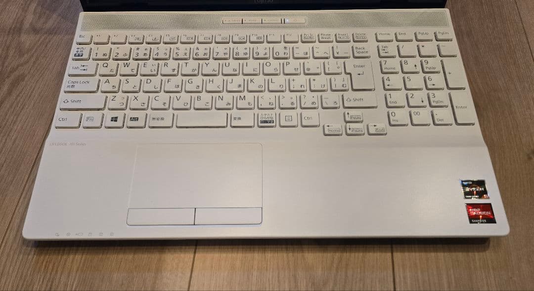 【ほぼ未使用品】富士通 LIFEBOOK AH480/H プレミアムホワイト