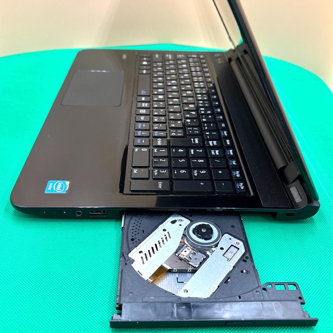 美品！初心者向け大画面/ノートパソコン/DVD/カメラ/Windows11