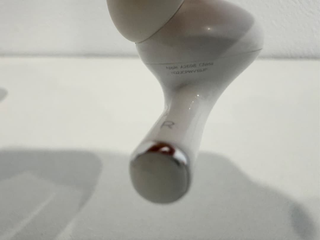 【Apple正規品】AirPods2nd Pro 本体 ホワイト 本体+右耳