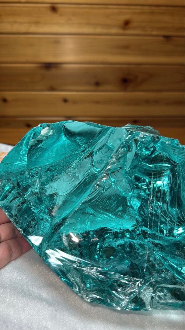 ①ジャワ島産火山性ガラス原石かち割り アンダラ パライバ色2.3kg以上20cm