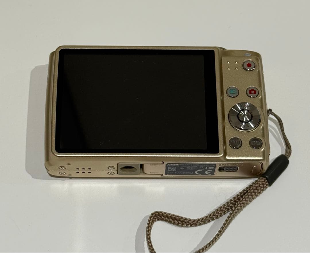 CASIO EXILIM EX-Z740 12.1MP 本体