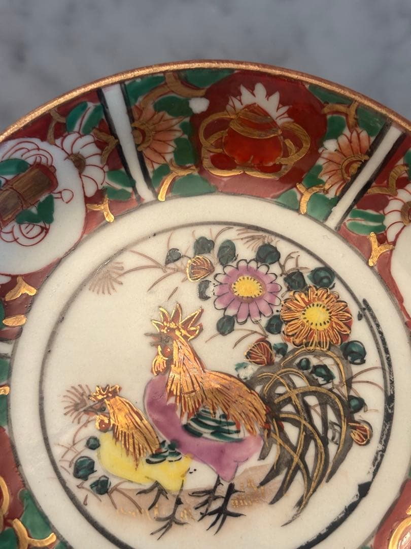 九谷焼明治期アンティークゴージャスな金彩溢れるニワトリやお花が美しい赤絵菊松図皿