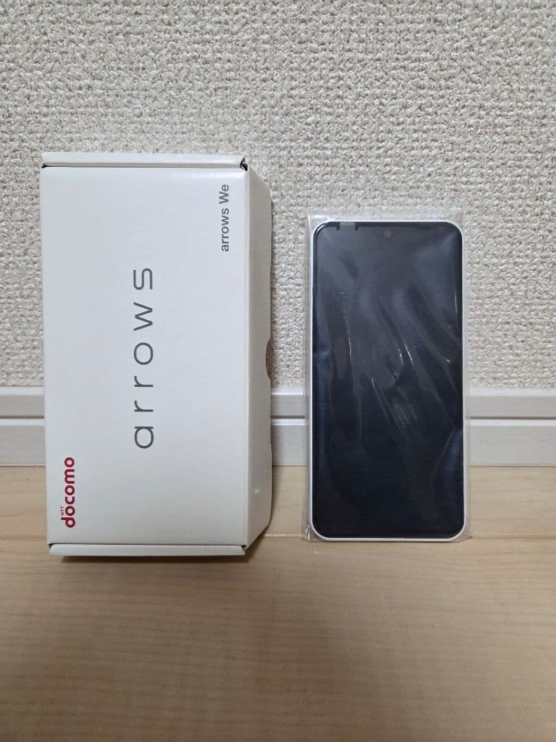 docomo arrows 白色 スマートフォン本体