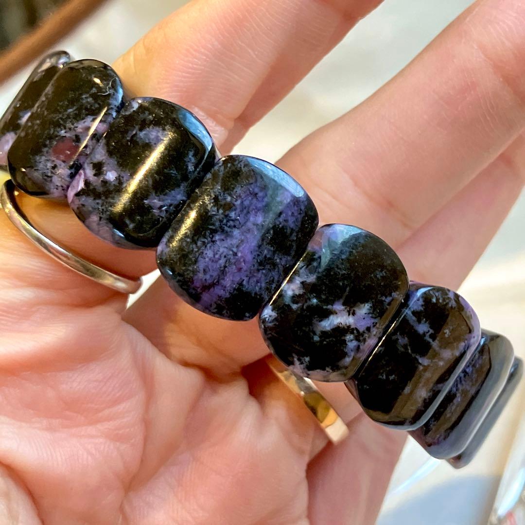 r*n様 黒が主役！チャロアイト ソフトバングル 世界三大ヒーリングストーン