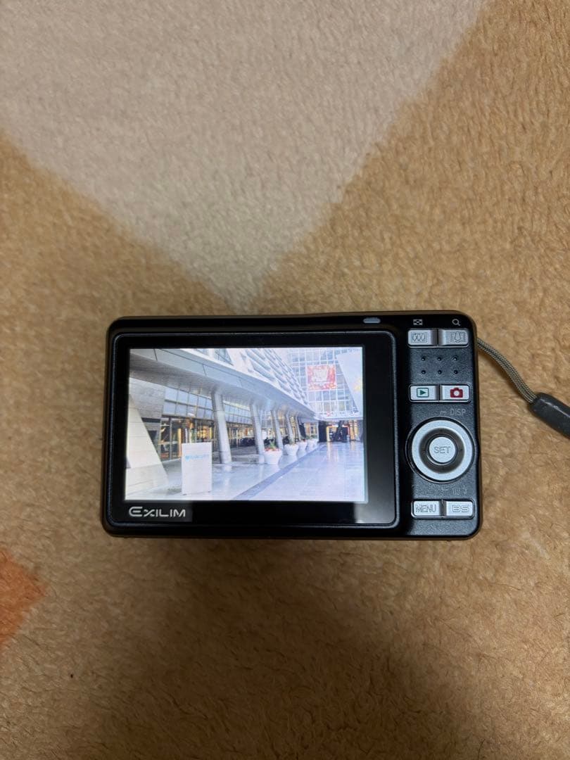 CASIO EXILIM 8.1メガピクセル EX-Z9