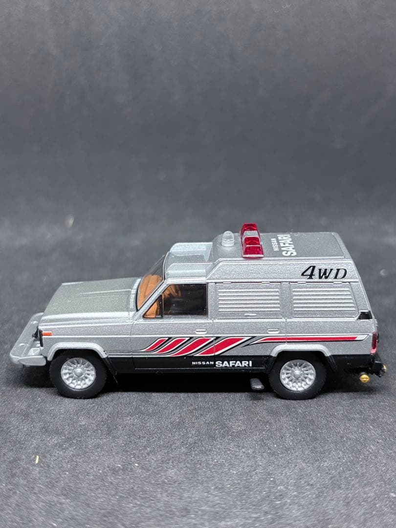 トミカリミテッドヴィンテージ vol.19 西部警察 日産 サファリ 4WD