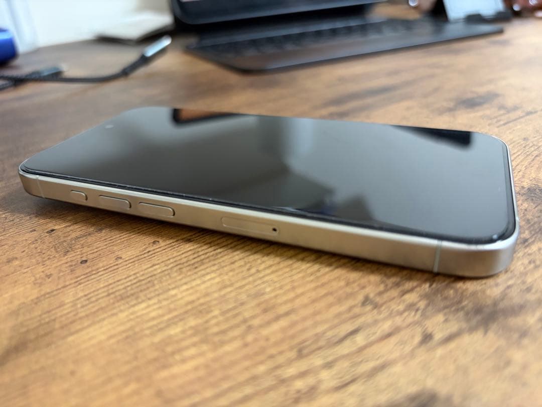 iPhone 15 Pro 128GB チタニウムホワイト SIMフリー