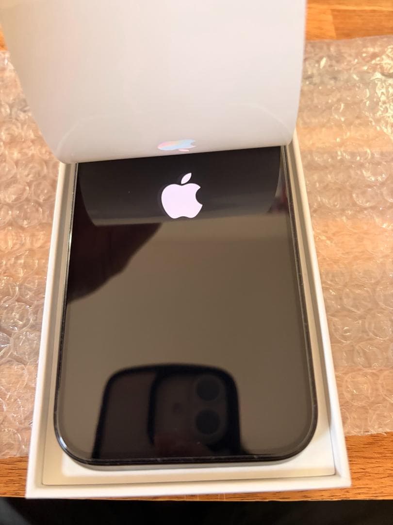 【極美品】Apple iPhone 16 Pro 128GB ブラックチタニウム