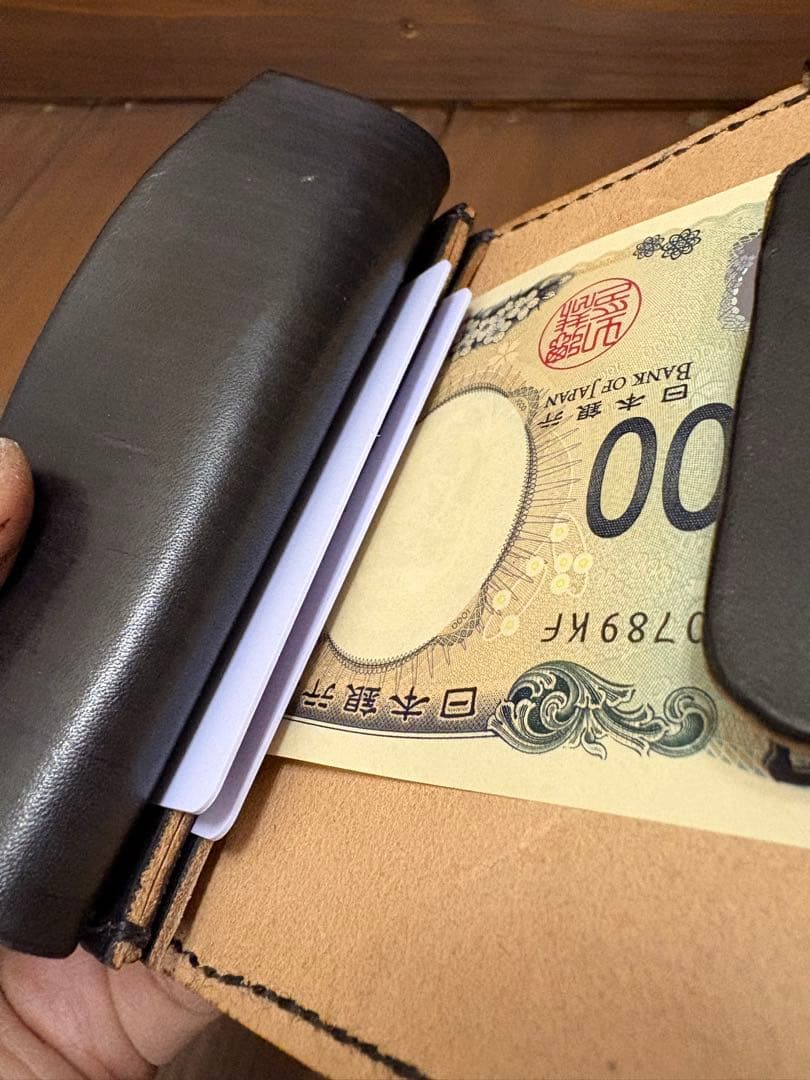ショートトラッカーウォレット本革丘染めブラック茶芯　Trucker Wallet