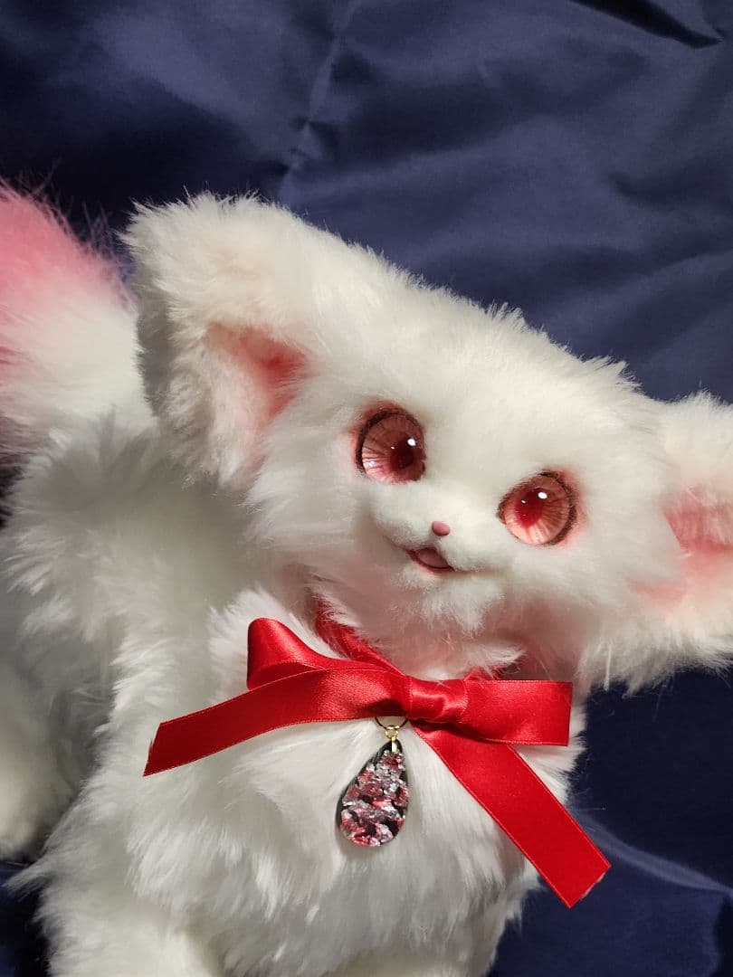 アートドール　赤い鉱石の守護幻獣　ぬいぐるみ