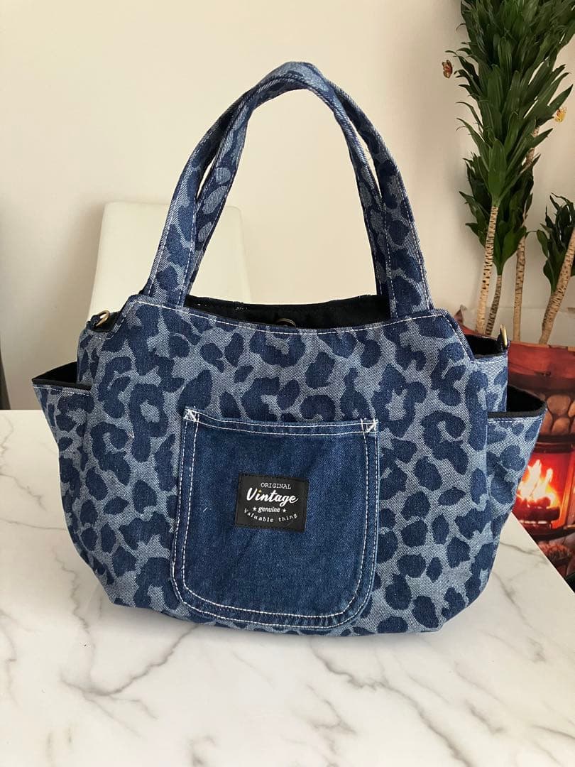 668 ローザ　大きめヒョウ柄デニムリメイクバック　ハンドメイド