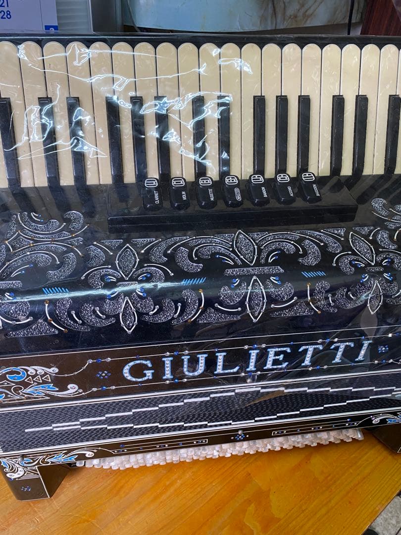 絶品殆ど出回らないGIULIETTIダイヤ散りばめた豪華グリルMMML 最高