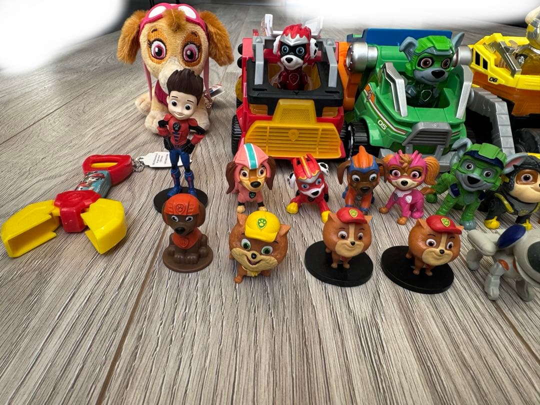 パウパトロールベーシックビーグルセット　フィギュア付き