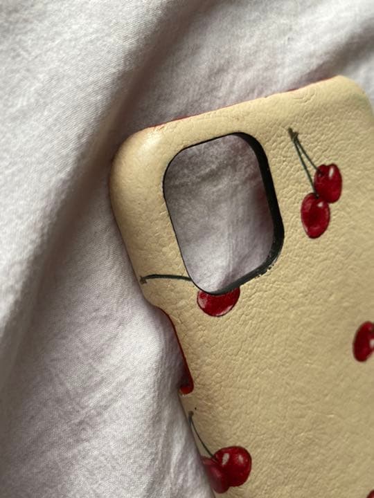 miumiu iPhone11 ケース さくらんぼ 白