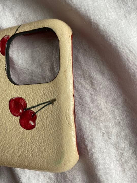 miumiu iPhone11 ケース さくらんぼ 白